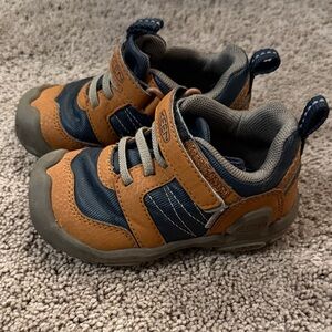 KEEN Kids' Tan and Navy Sneakers